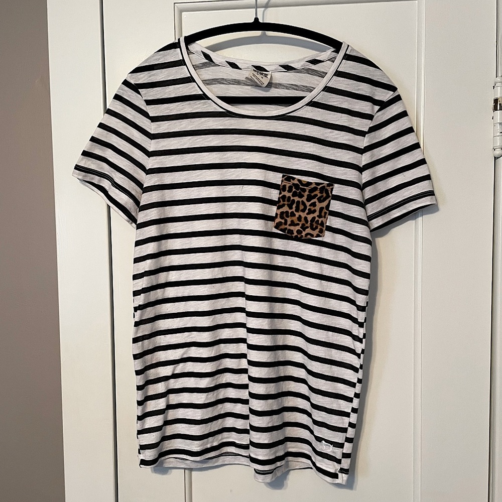 PINK striped tee with leopard print pocket